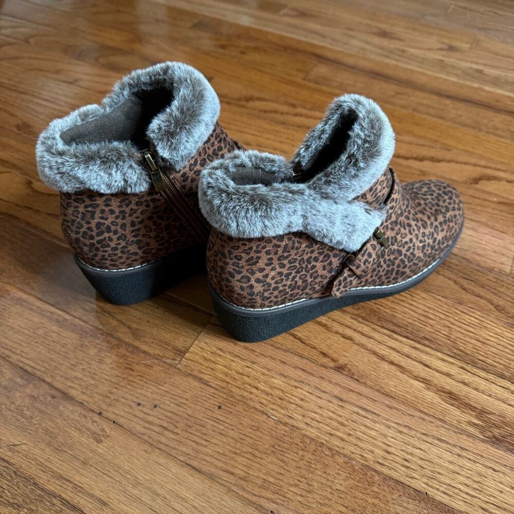 Boutique by Corkys Leopard Wedge Ankle Boots Fur Size 10 - Picture 5 of 10